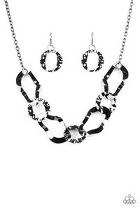 Capital Contour Necklace (Black, Silver)