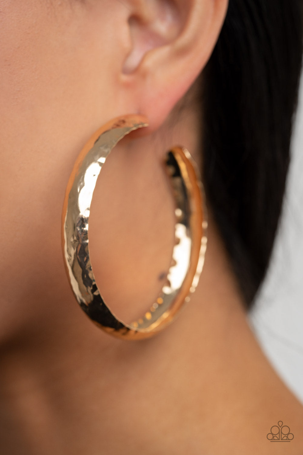 Check Out These Curves Earring (Gold, Silver)
