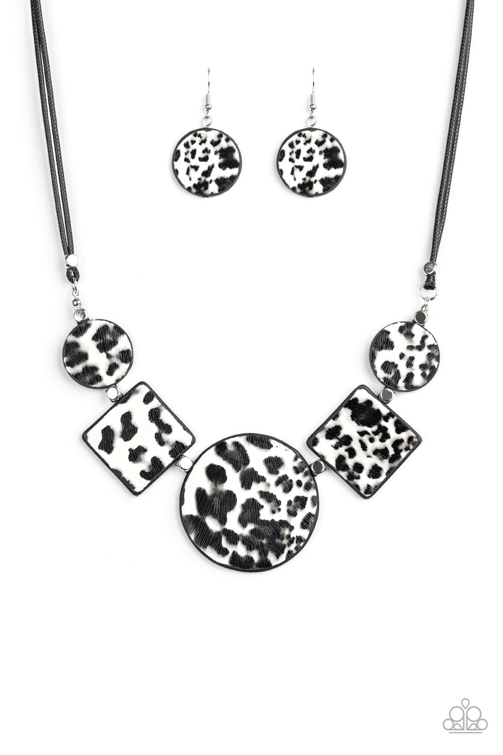 Here Kitty Kitty White Necklace