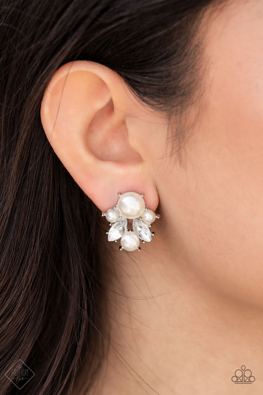 Royal Reverie Earring (Gold, White)
