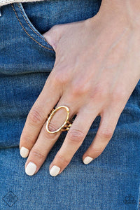 Center Chic Gold Ring